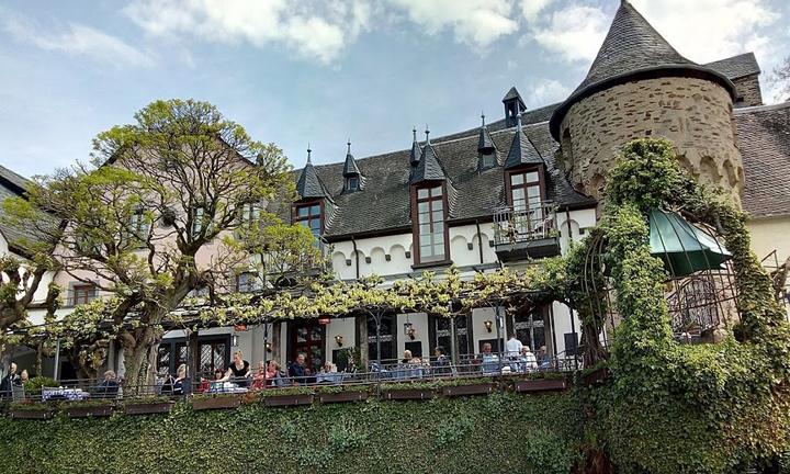 Zur Burg Eltz